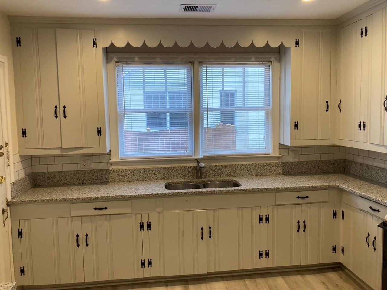 2831 2831 Burney Drive - 2831-Main House - Photo 4 of 17