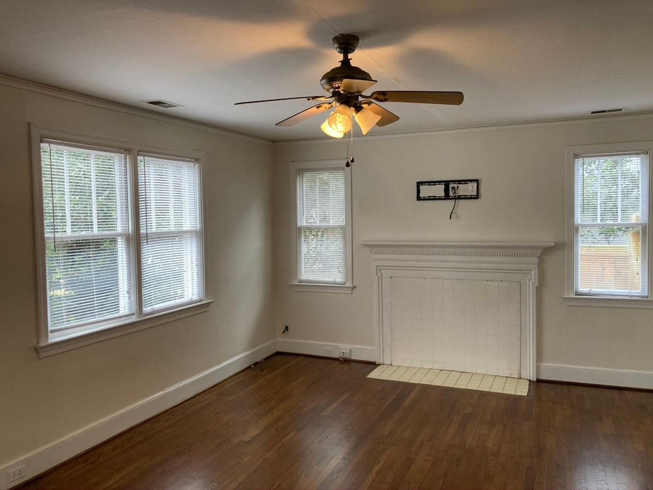 2831 2831 Burney Drive - 2831-Main House - Photo 5 of 17