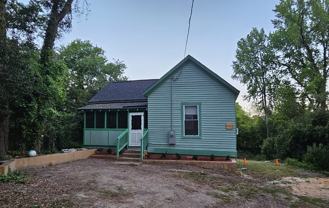 702 Violet St - Photo 1 of 1