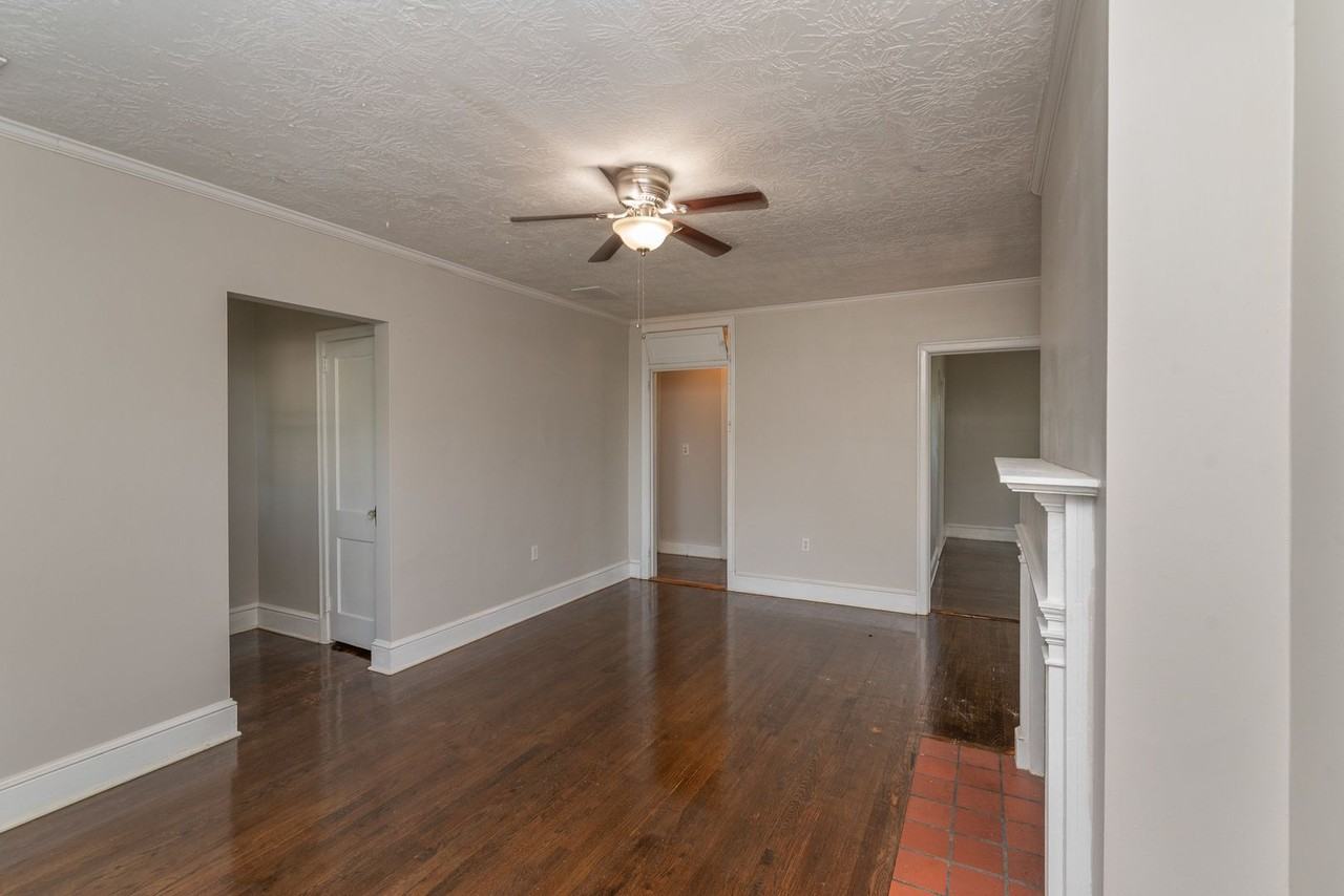 2207 Montclair St - Photo 4 of 26