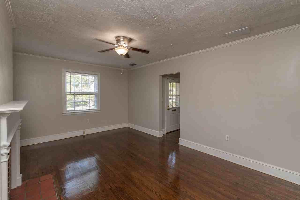 2207 Montclair St - Photo 6 of 26