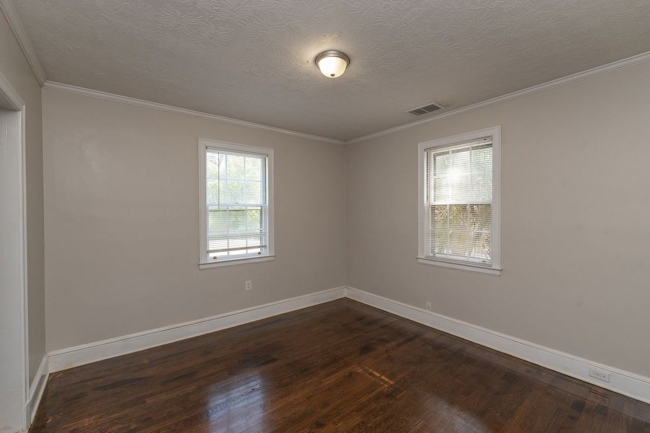 2207 Montclair St - Photo 7 of 26