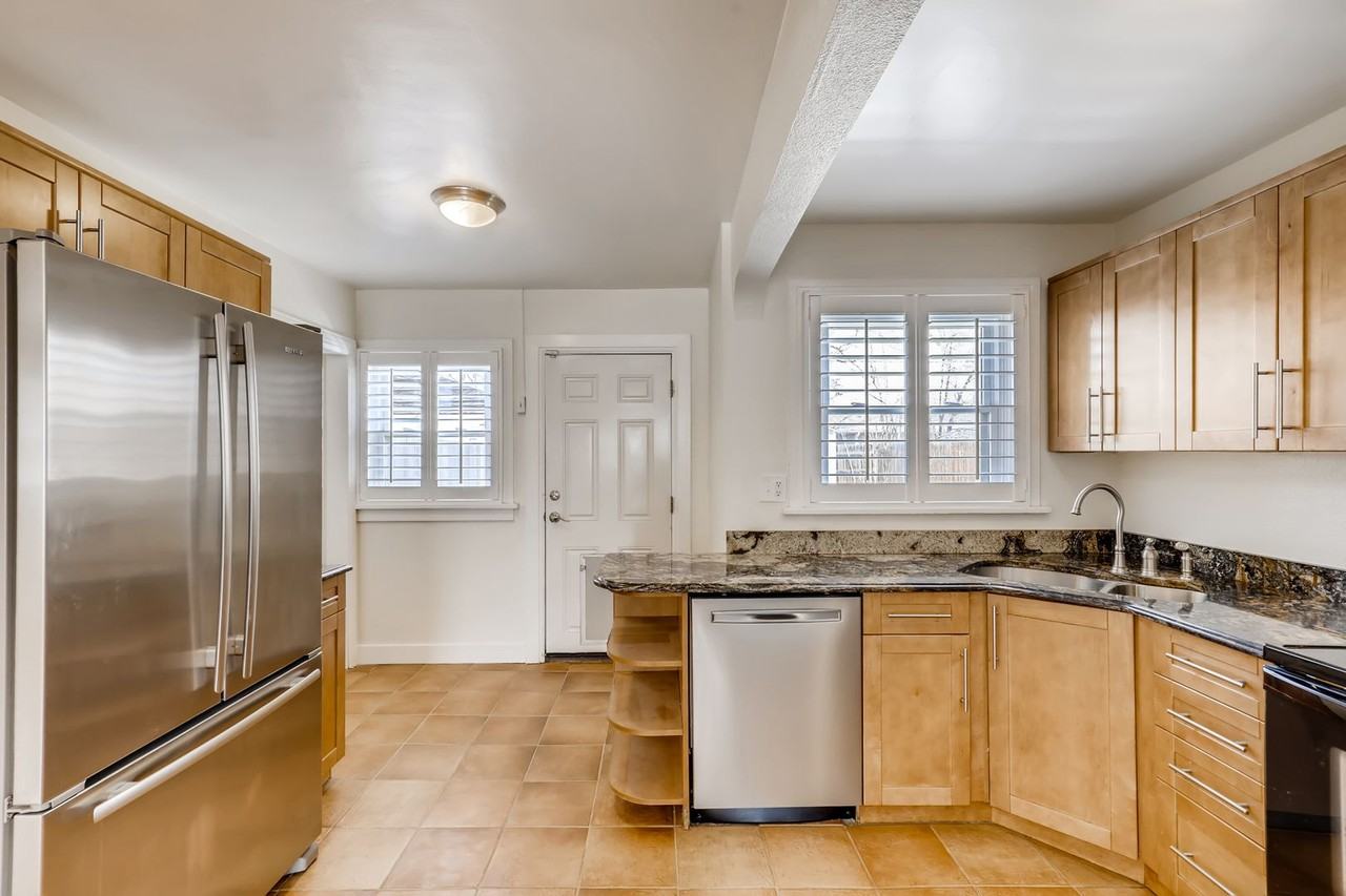 2629 Jasmine St - Photo 2 of 13