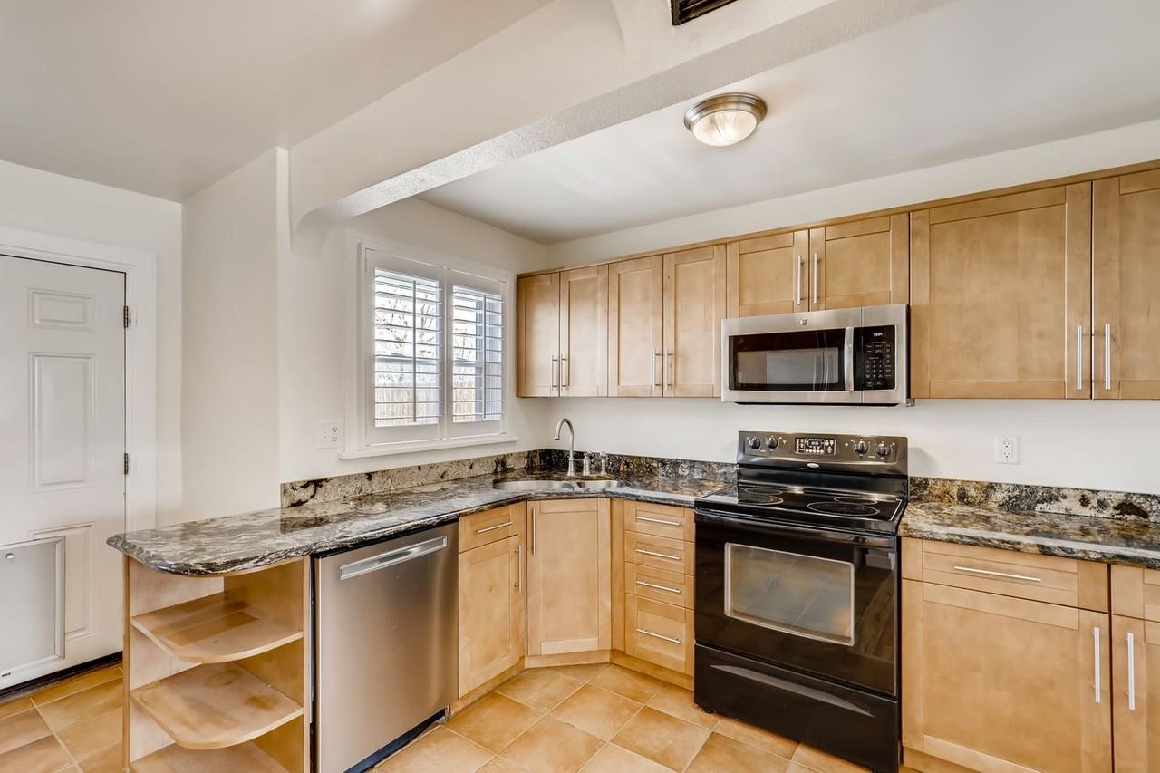 2629 Jasmine St - Photo 3 of 13