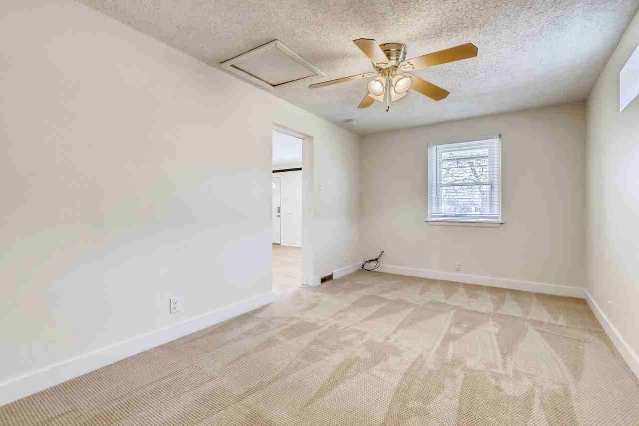 2629 Jasmine St - Photo 5 of 13