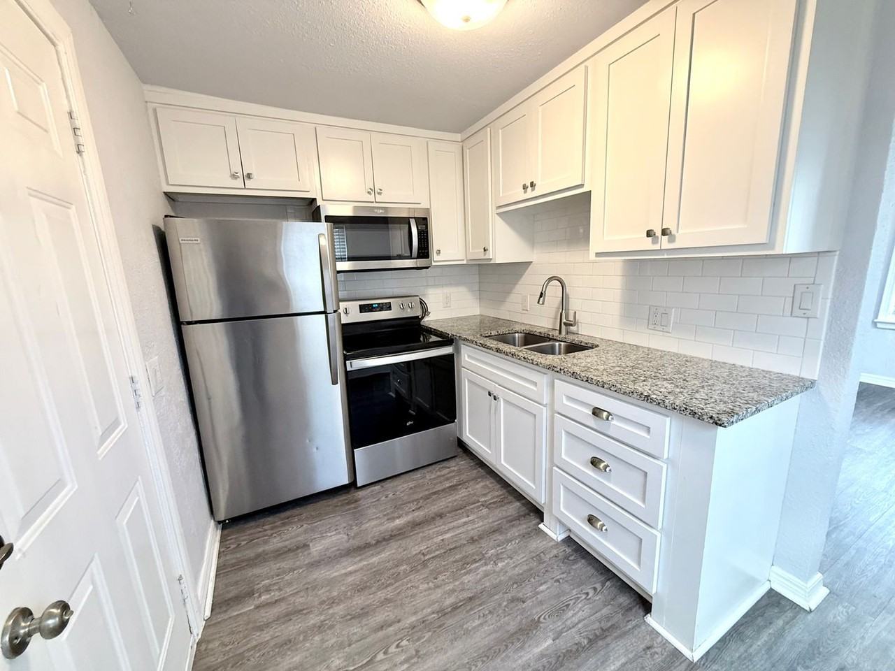 2832 N Woodward Ave - Photo 3 of 7