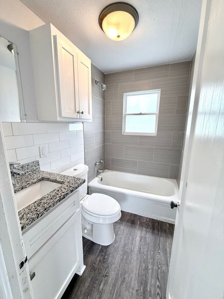 2832 N Woodward Ave - Photo 6 of 7