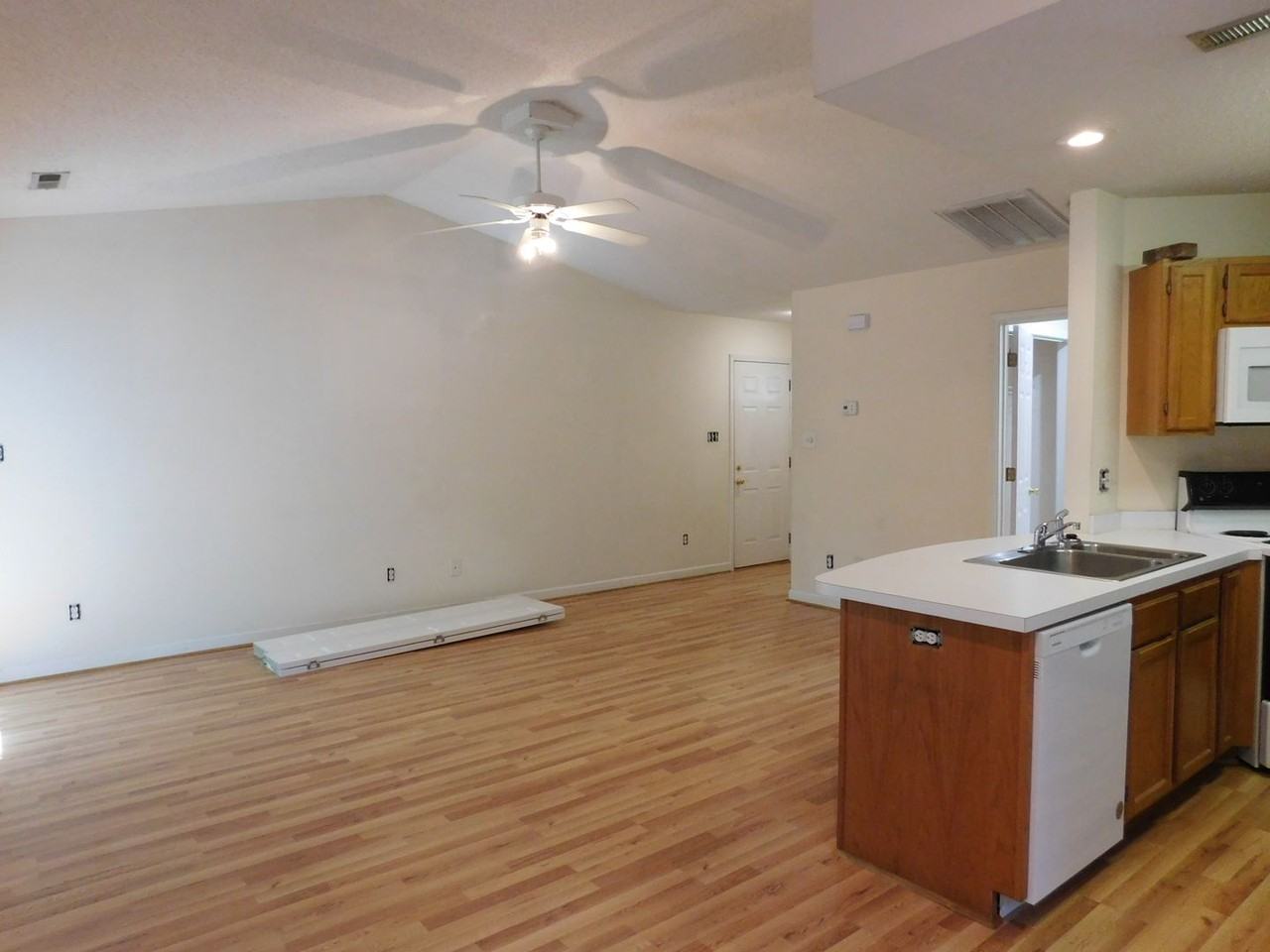 210 Tobiano Dr - Photo 7 of 19