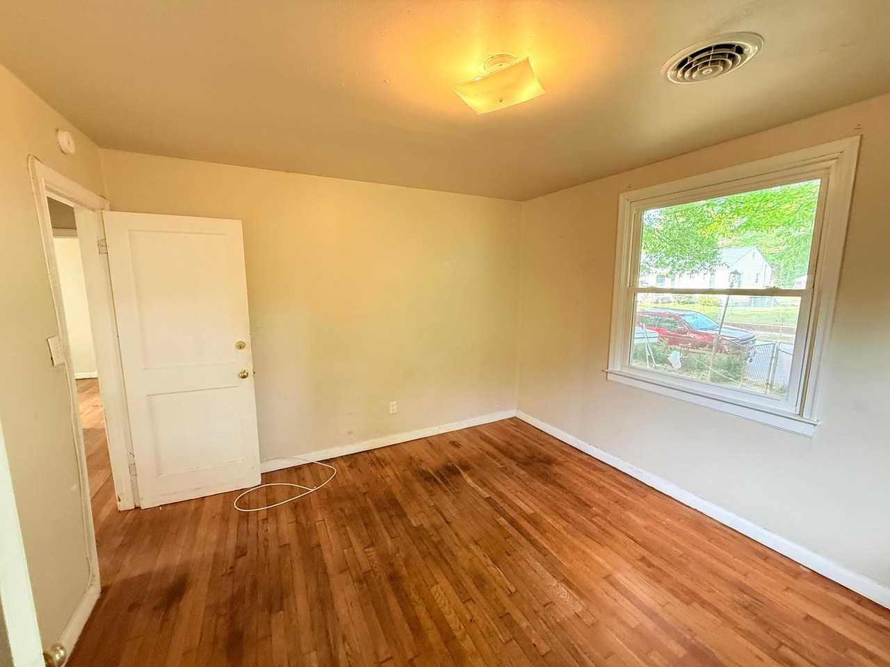 3412 Mike Rd - Photo 4 of 16