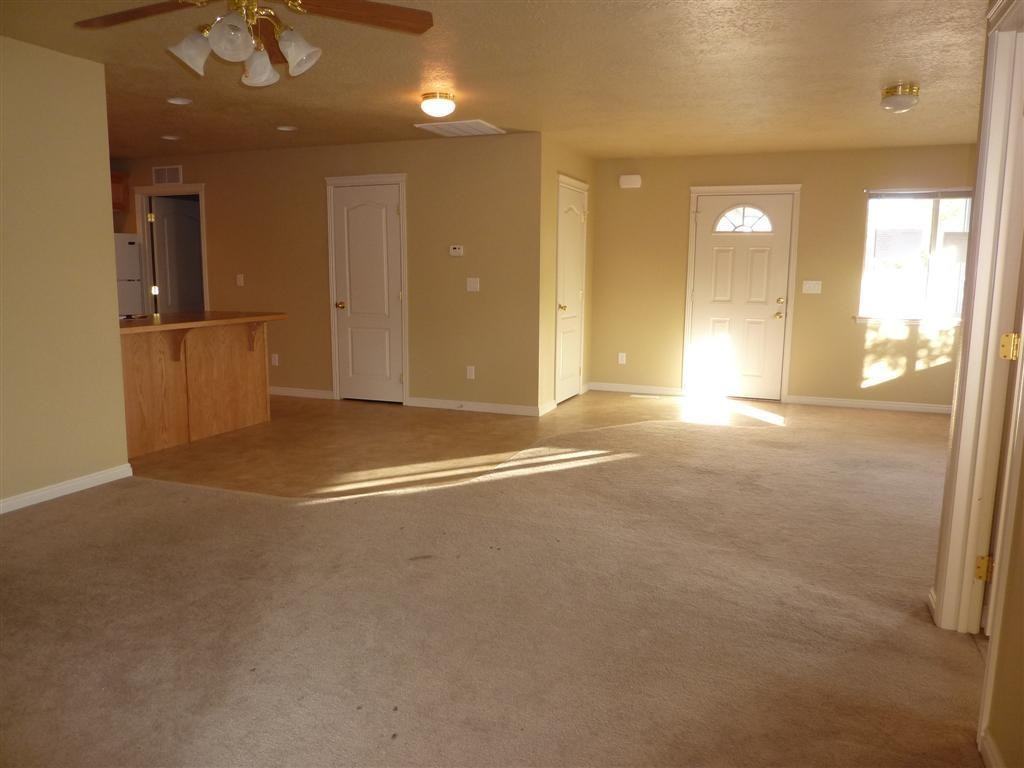 831 Chicago St - Photo 2 of 4