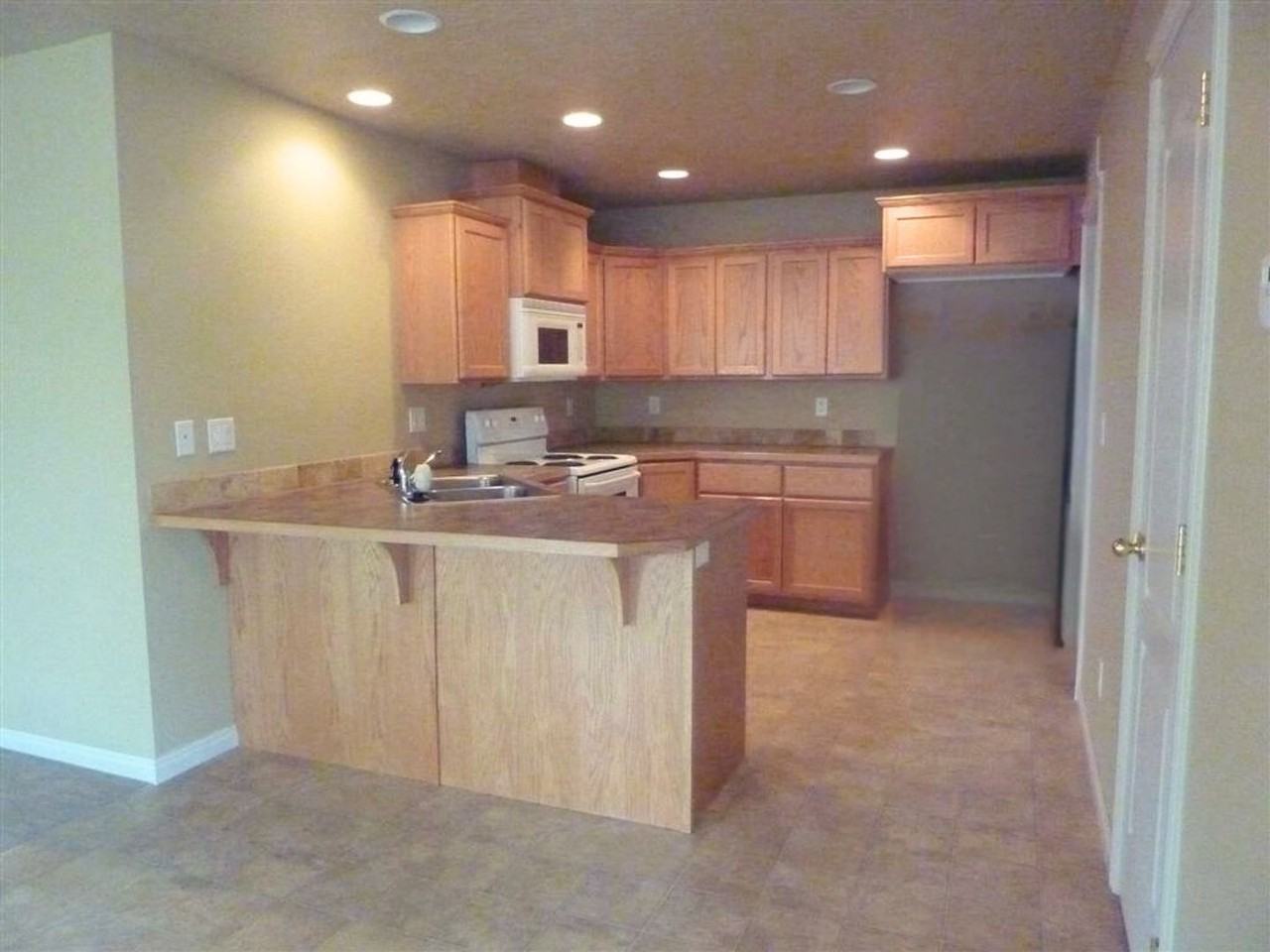 831 Chicago St - Photo 3 of 4