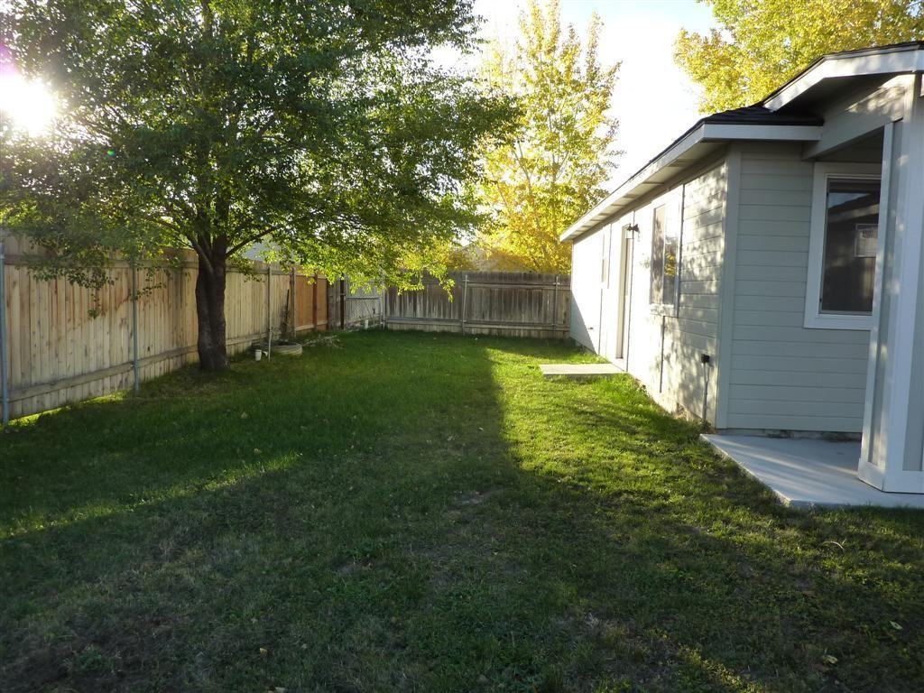 831 Chicago St - Photo 4 of 4