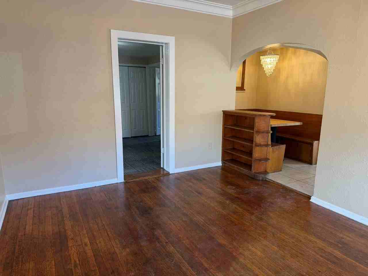 109 N Wahsatch Ave - Photo 3 of 11