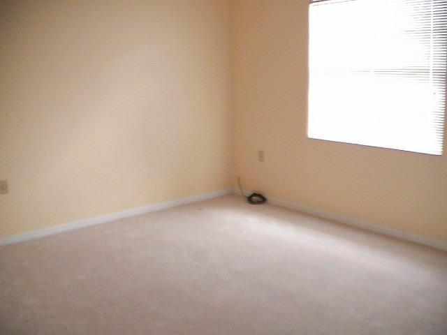 945 La Salle Ave - Photo 7 of 10