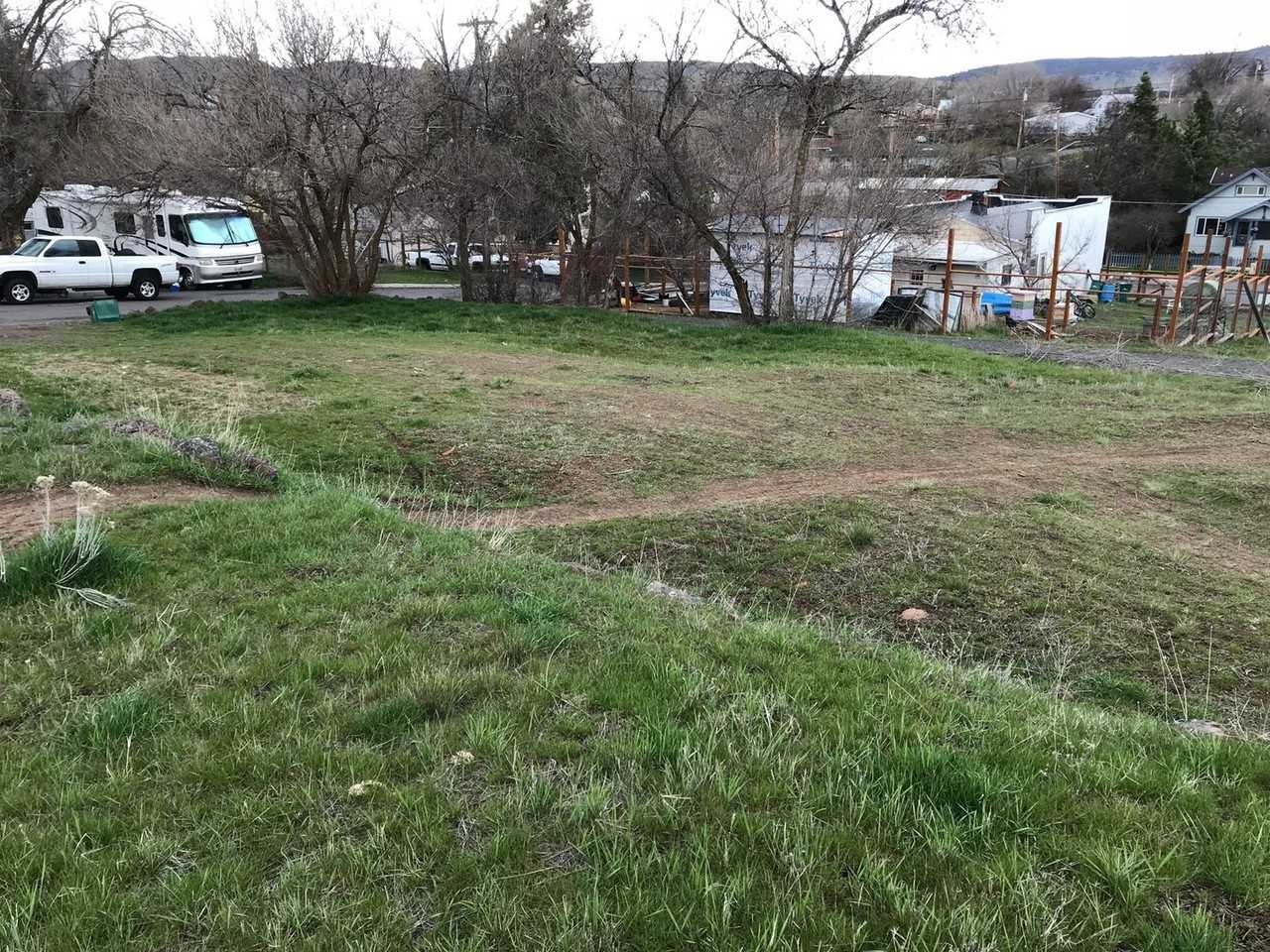 220 Doty St - Photo 7 of 20