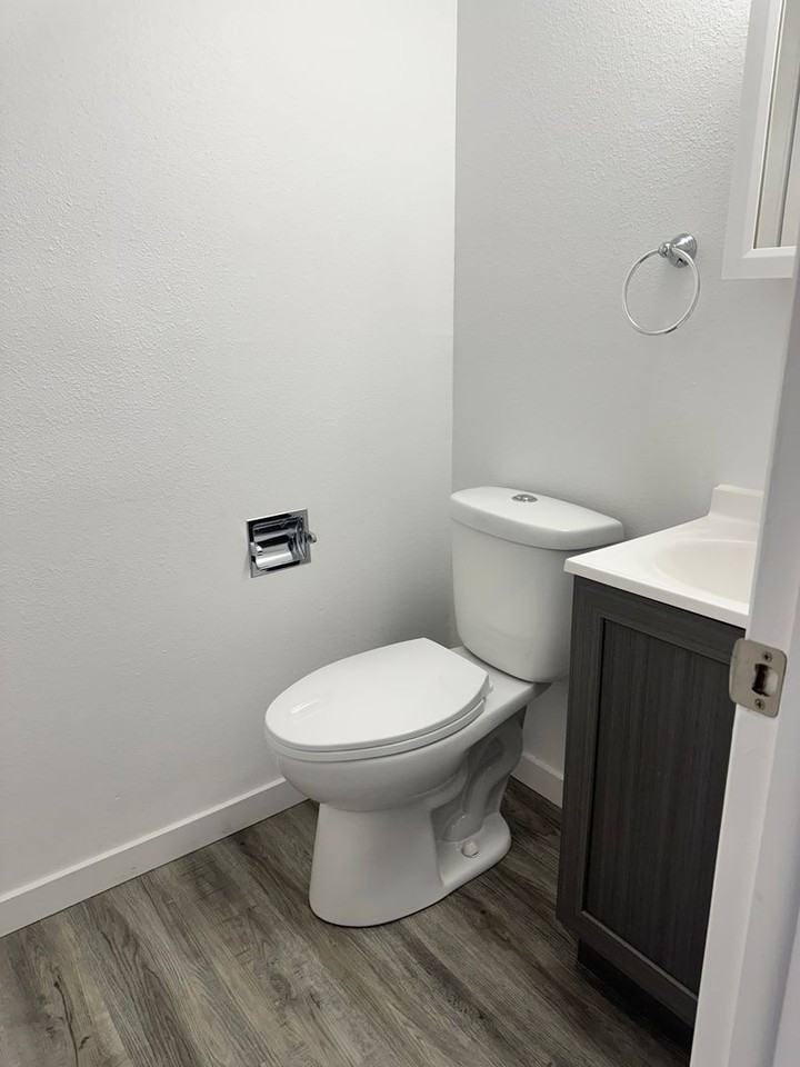 4610 E 13th St - Photo 6 of 11