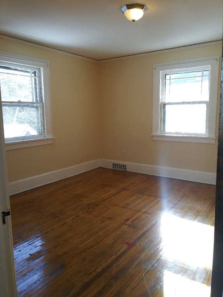 215 N Day Ave - Photo 4 of 7