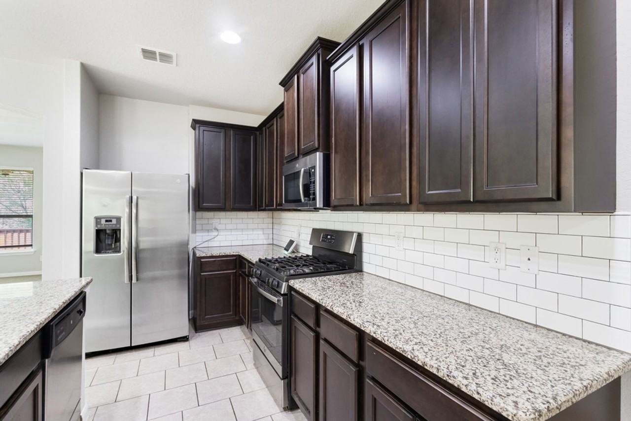 15136 Pandion Dr - Photo 4 of 23