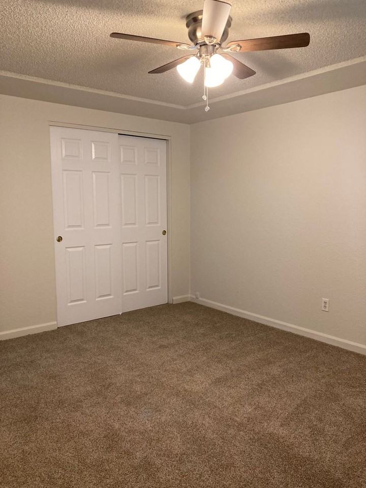 3804 S Cascade St - Photo 2 of 18
