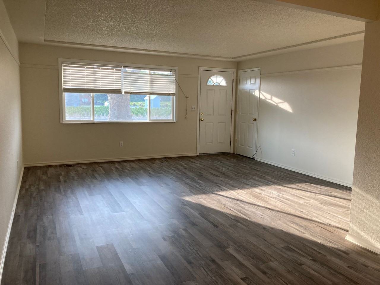 3804 S Cascade St - Photo 3 of 18