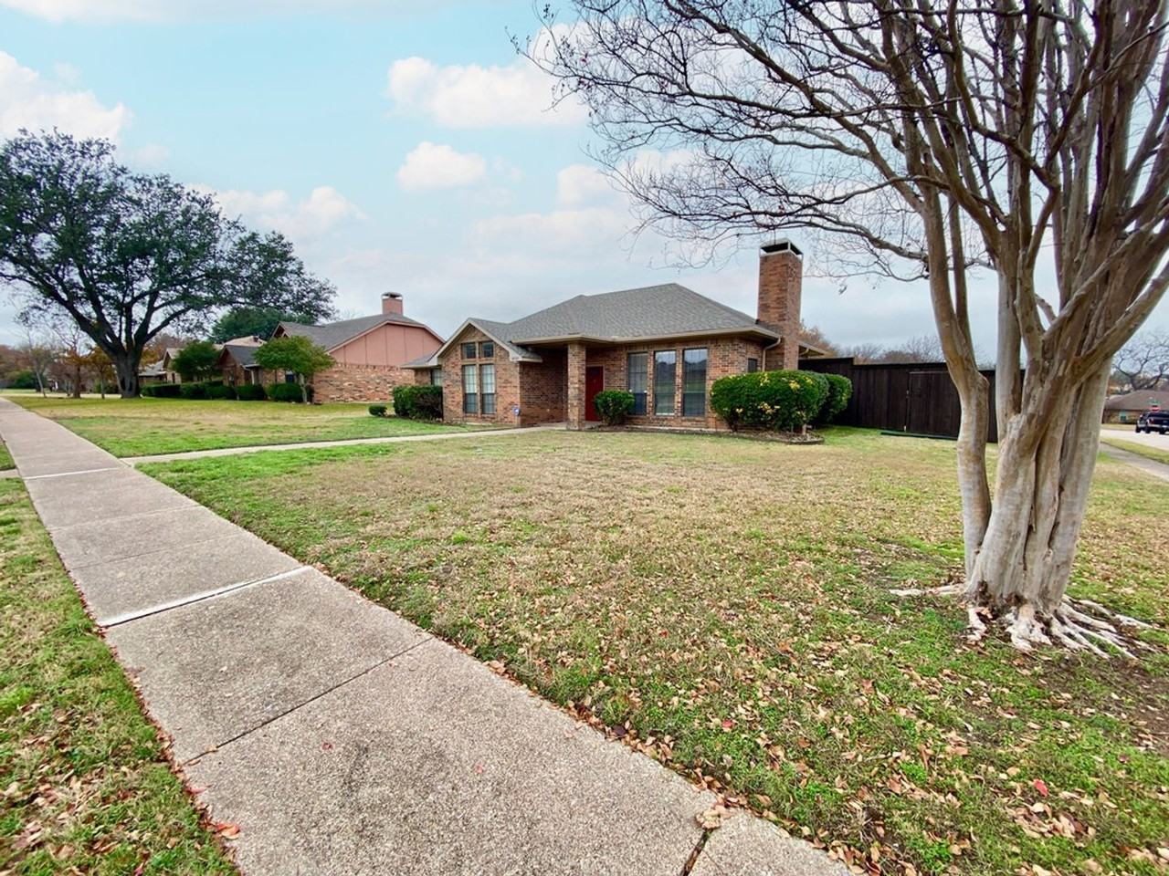 1531 La Paz Dr - Photo 3 of 37