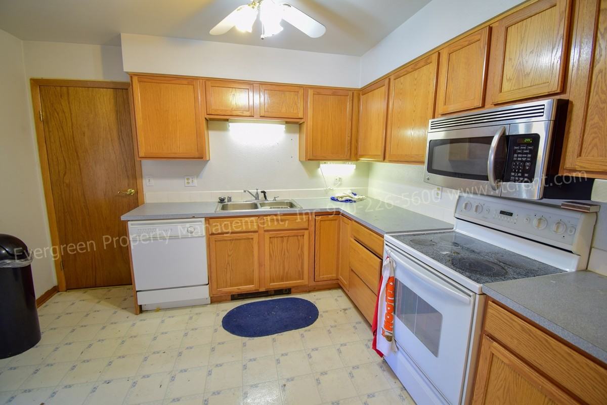 2030 Pecos Pl - Photo 4 of 21