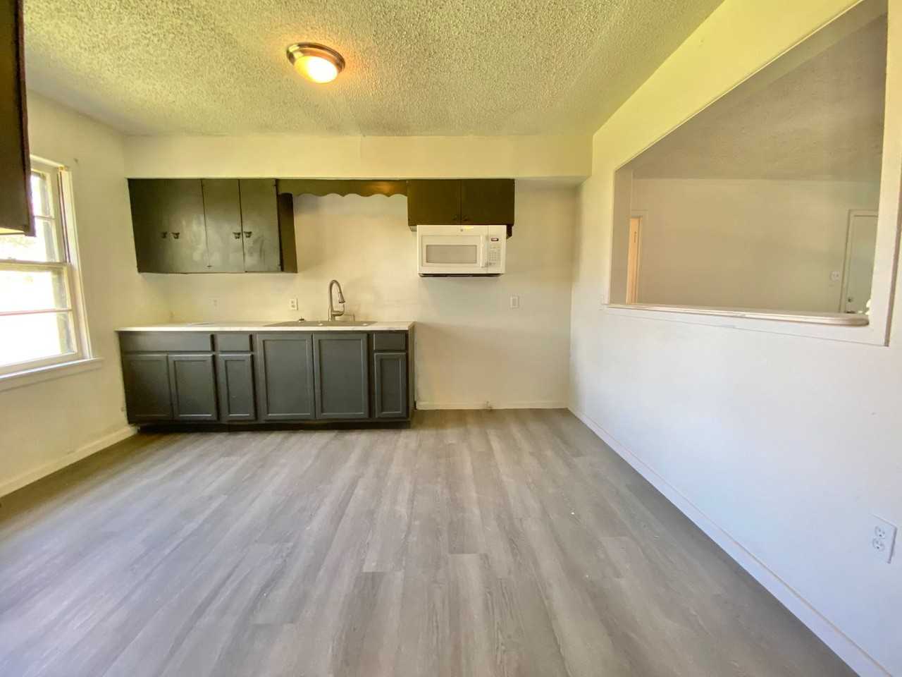 3206 1st Pl - Photo 6 of 11