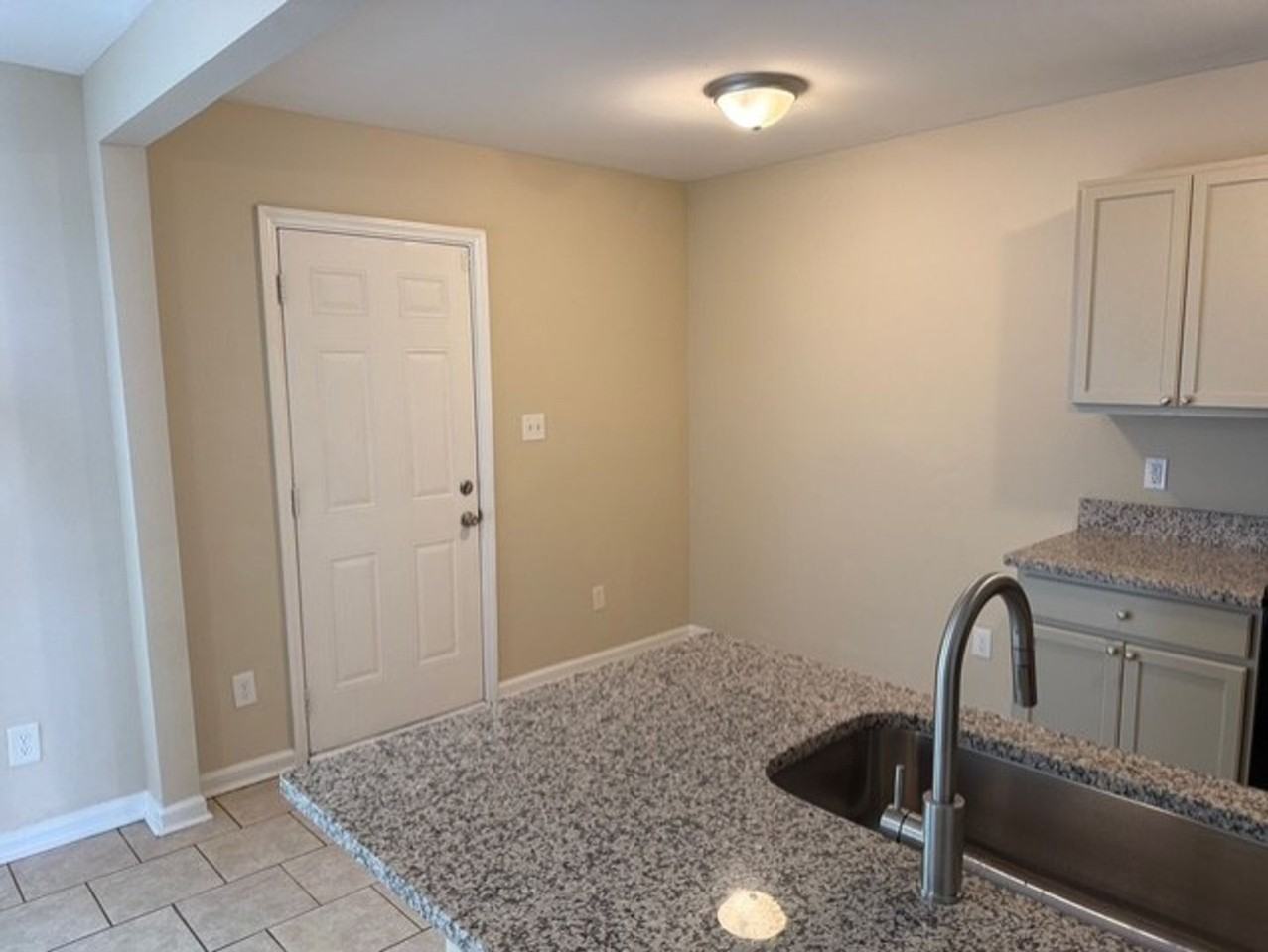 5405 Esther Ln - Photo 5 of 19