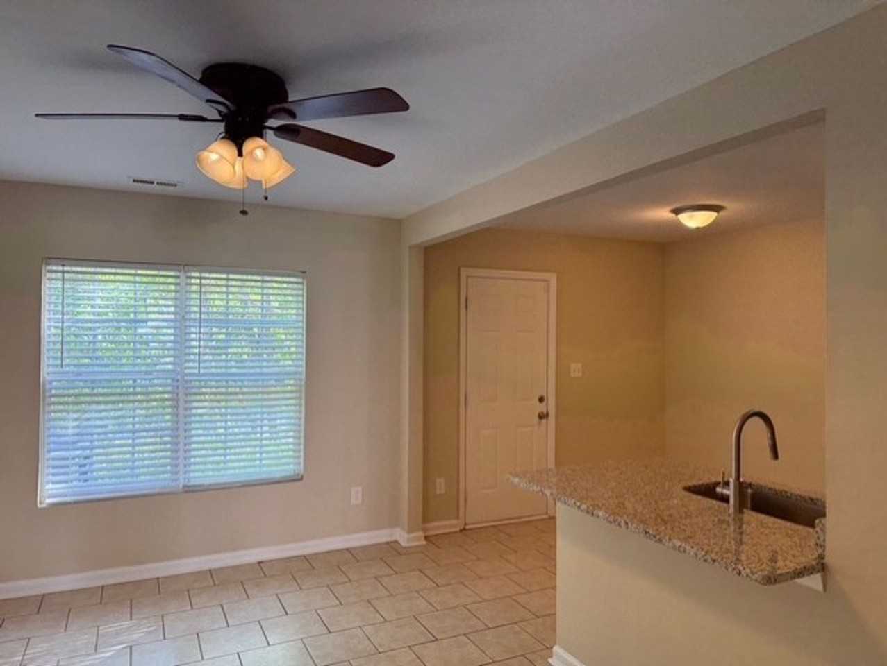 5405 Esther Ln - Photo 7 of 19