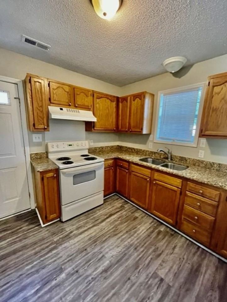 1620 Ervin Ln - Photo 7 of 13