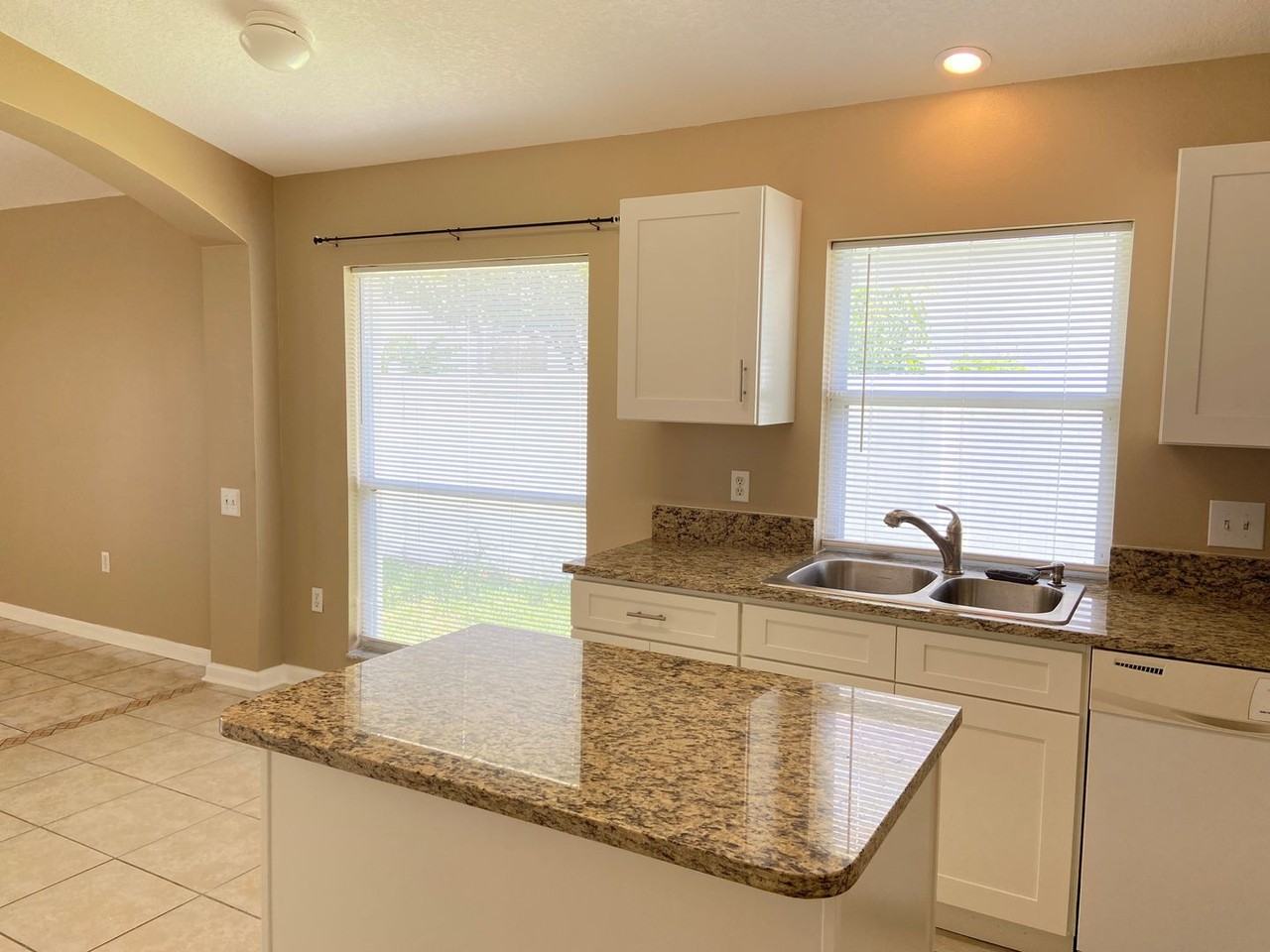 3208 Herons Point Cir - Photo 5 of 20