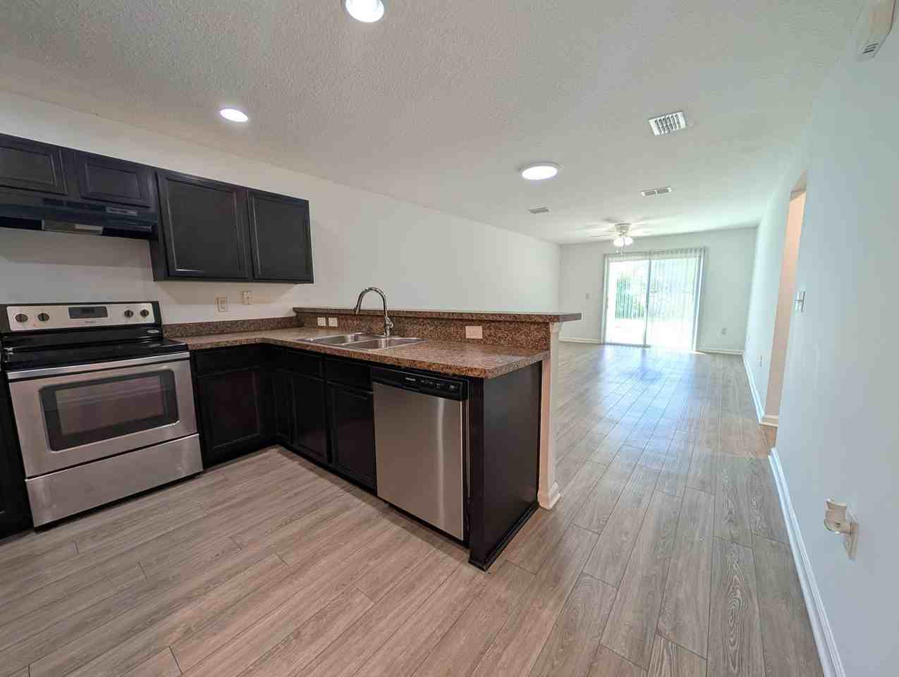 119 Plantation Point Dr - Photo 3 of 15