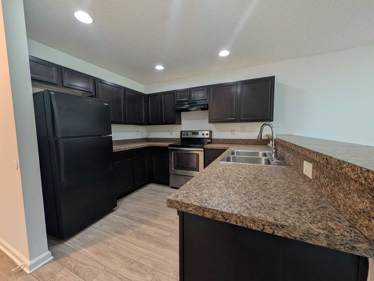 119 Plantation Point Dr - Photo 4 of 15