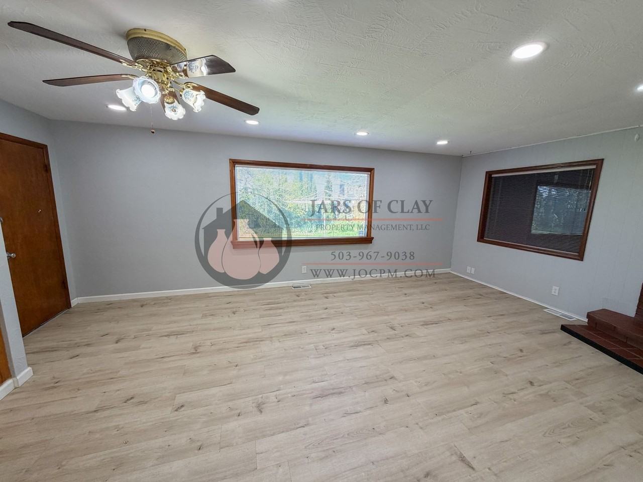 3231 Alberta Ave Ne - Photo 4 of 16