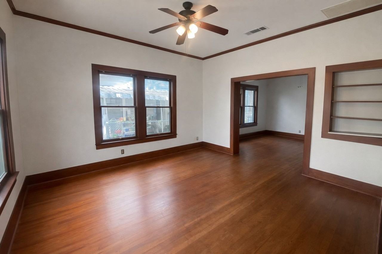 4213 Avenue C - Photo 2 of 22