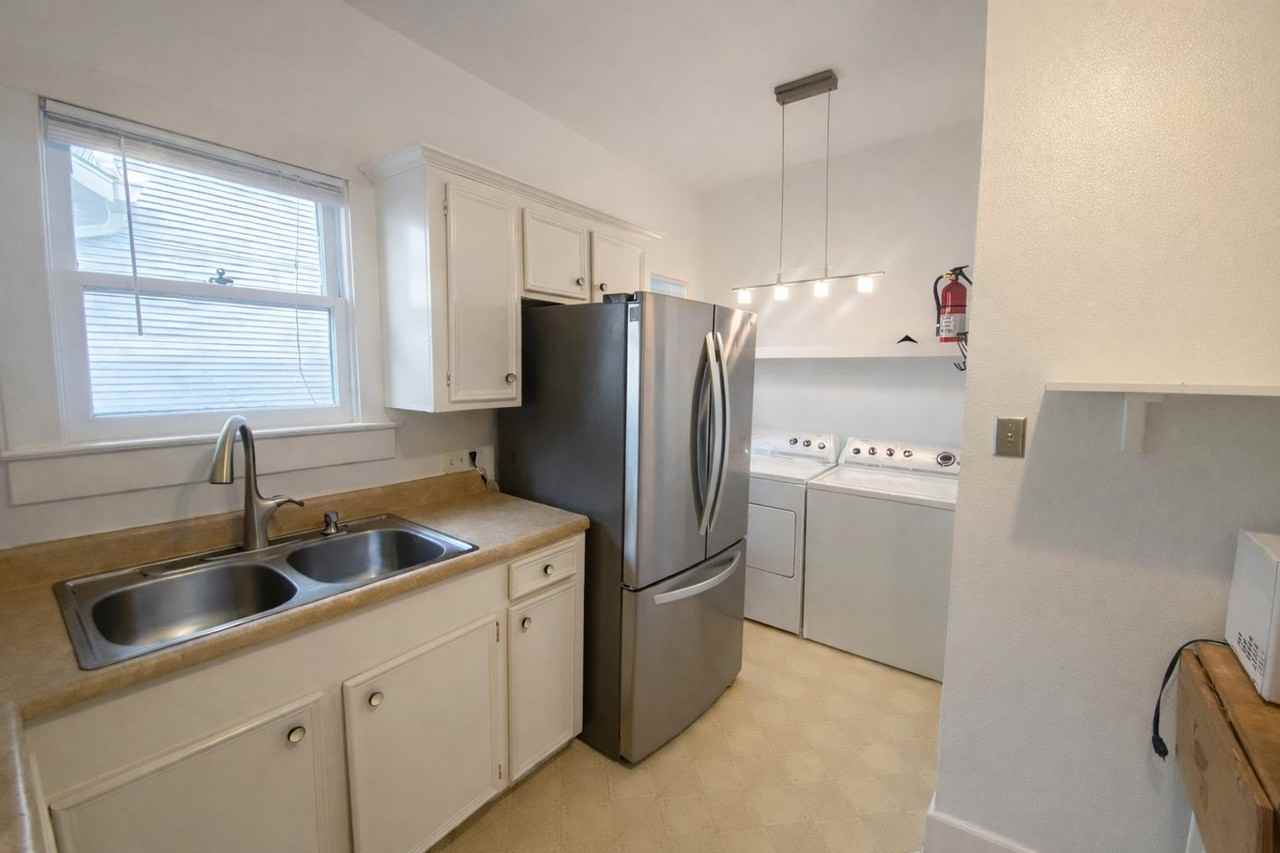 4213 Avenue C - Photo 3 of 22