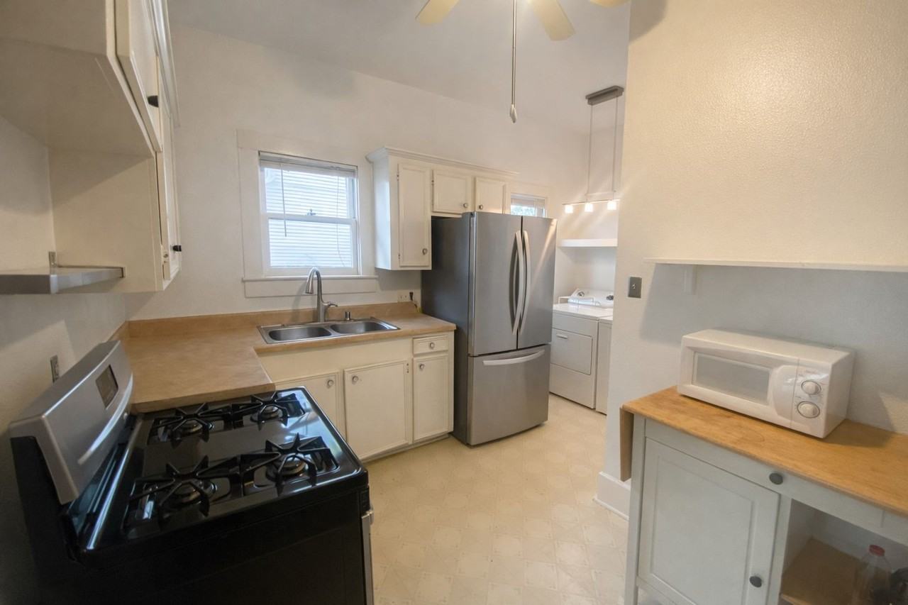 4213 Avenue C - Photo 4 of 22