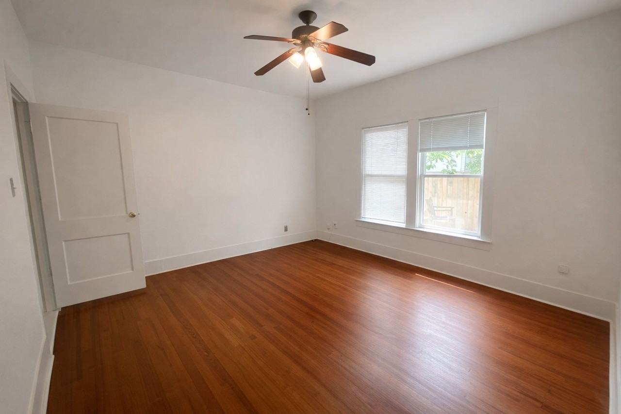 4213 Avenue C - Photo 6 of 22