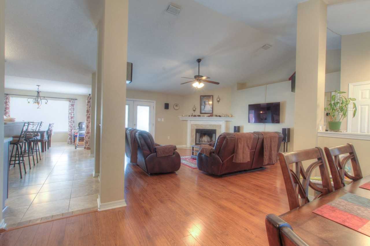 2108 Ortega St - Photo 7 of 32