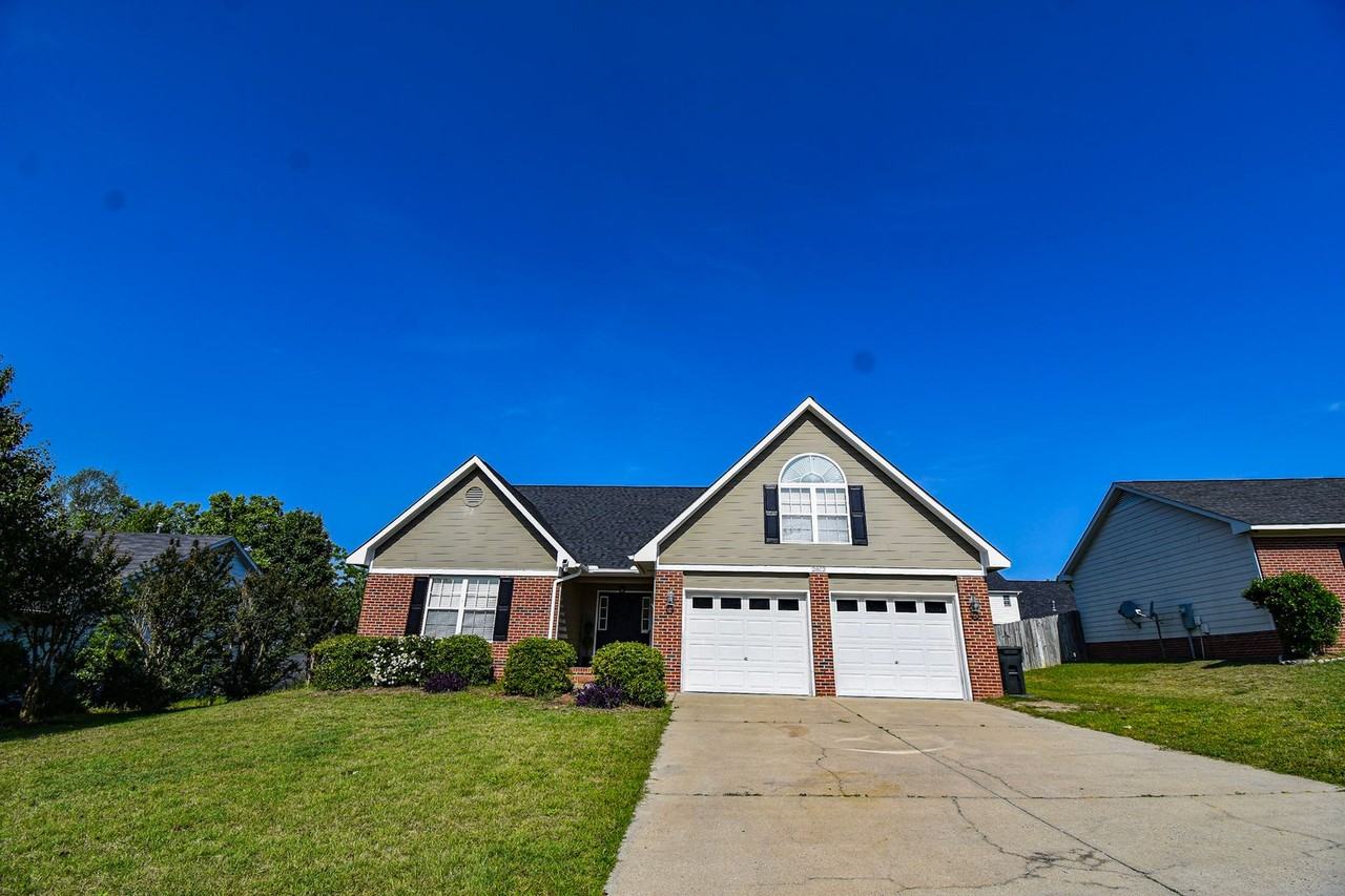 2812 Bolla Dr - Photo 2 of 33