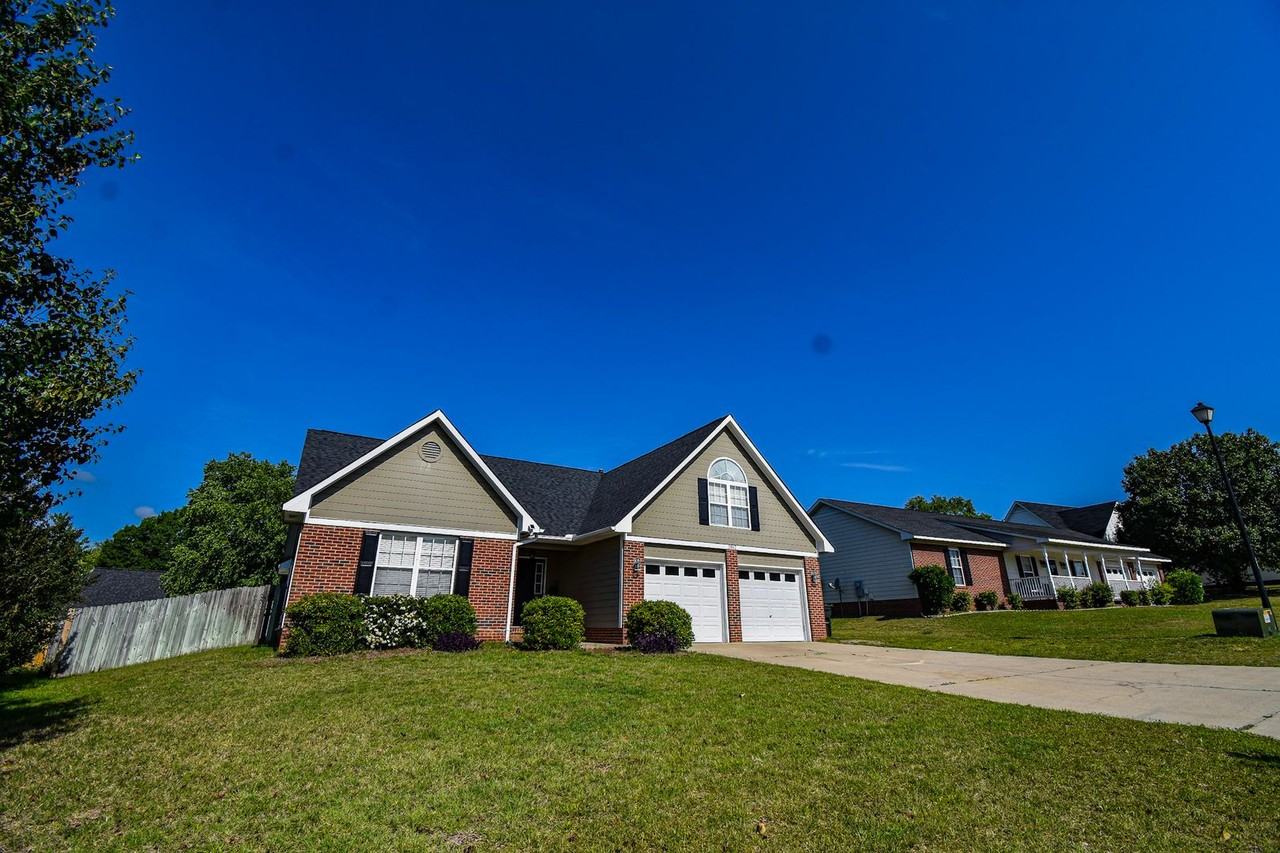 2812 Bolla Dr - Photo 3 of 33