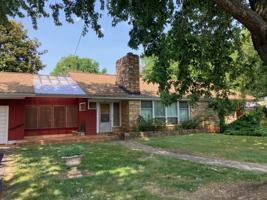 featured image of 122 W Scanlon St