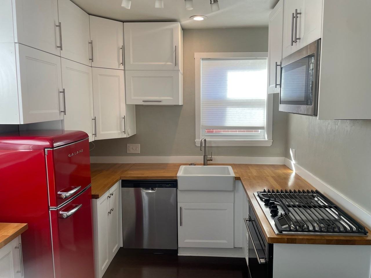 57 Waldorf St - Photo 2 of 16