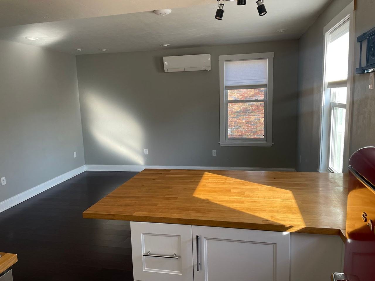 57 Waldorf St - Photo 4 of 16