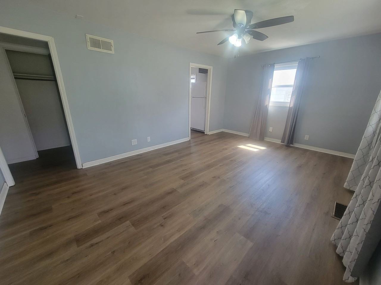 4020 N Bryer Pl - Photo 2 of 6