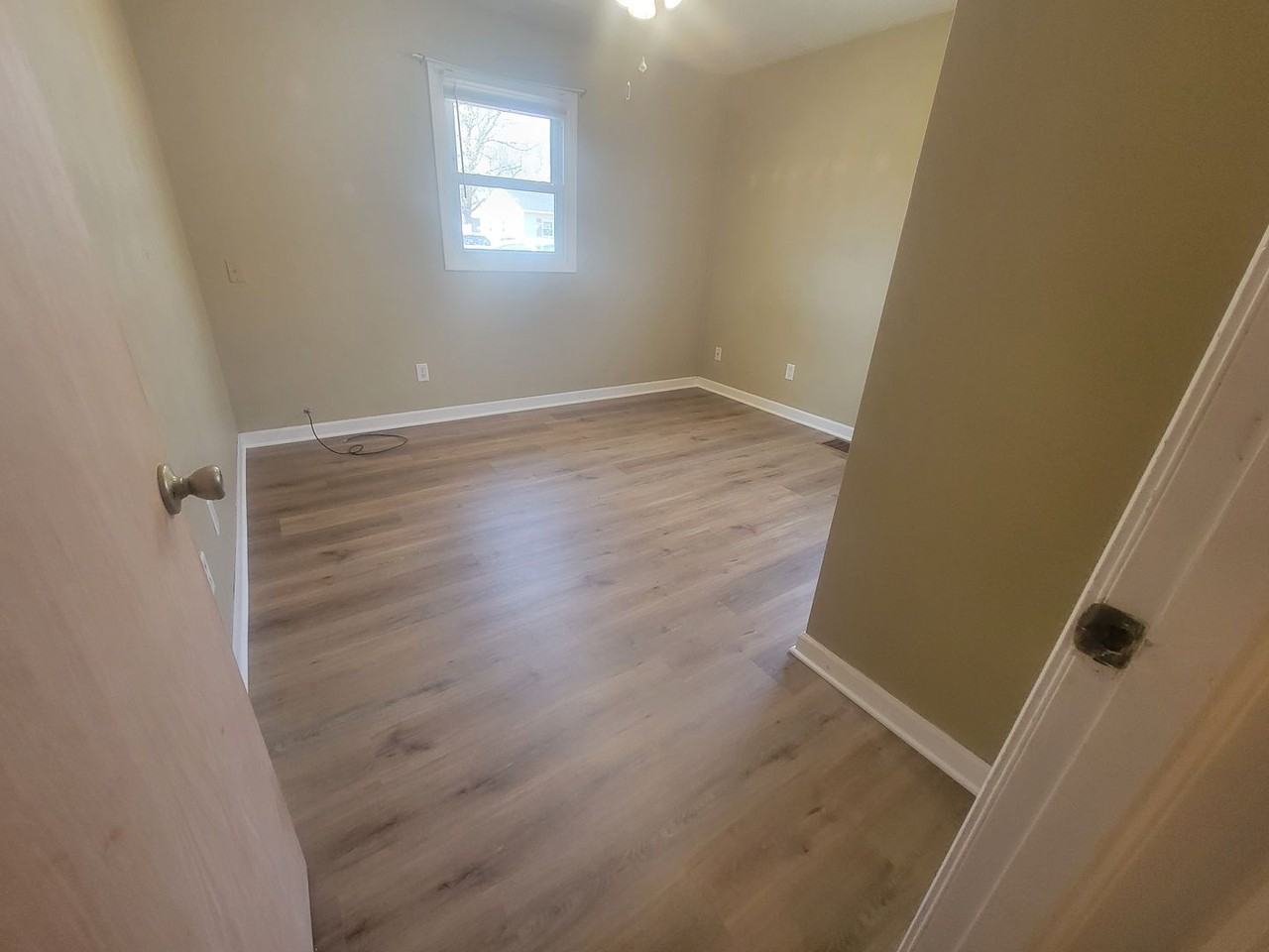 4020 N Bryer Pl - Photo 4 of 6