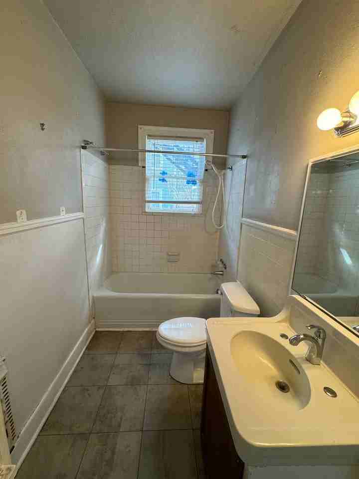 545 Wilkinson St - Photo 7 of 8