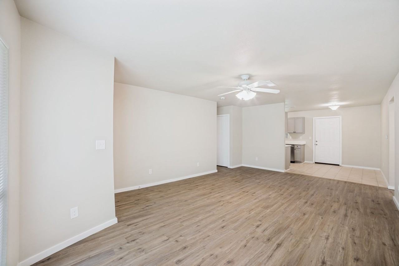 10506 Bounty Dr - Photo 7 of 25