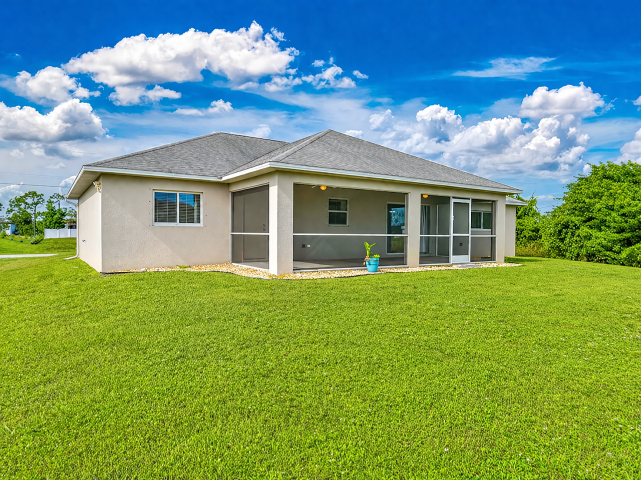 4317 Ne 9th Pl - Photo 2 of 20