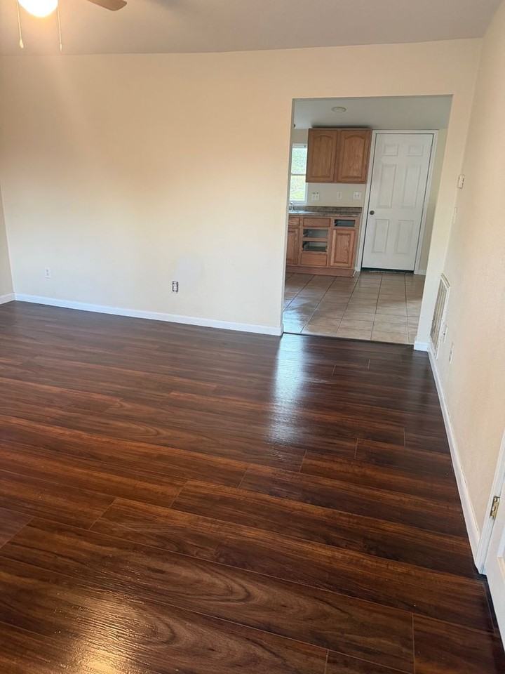 1005 N Cedar St - Photo 3 of 11